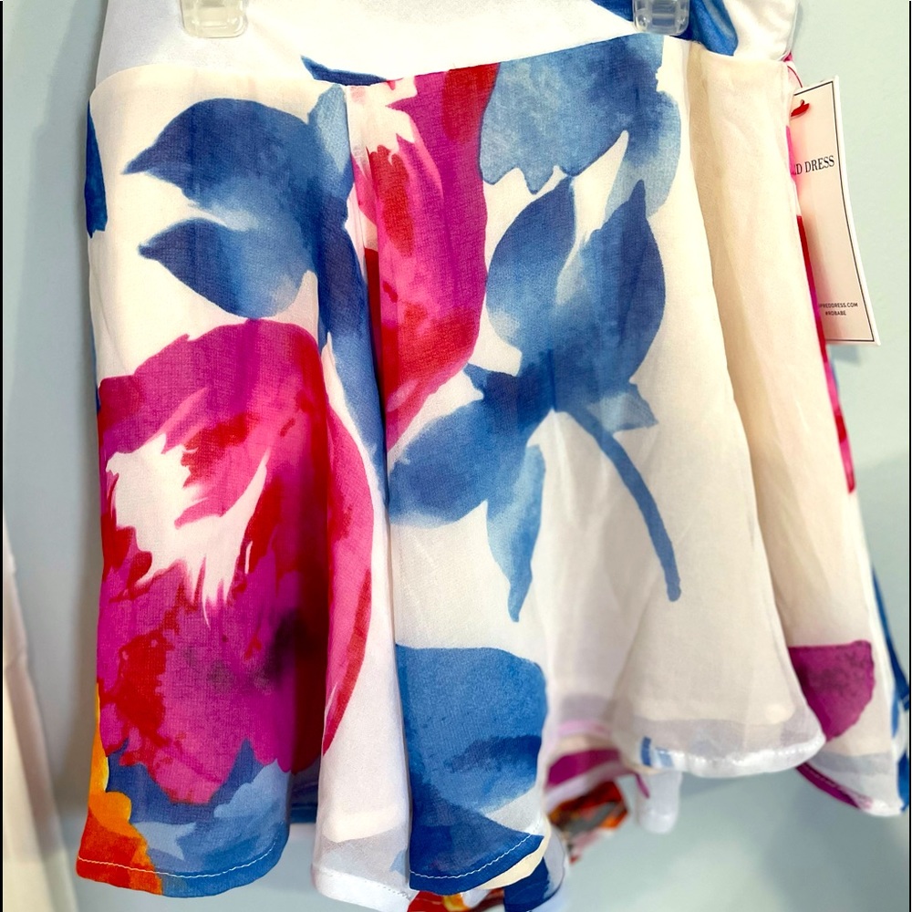 White floral print shorts